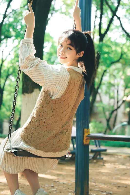 [艺图语] 2022.05.18 夏末微风 紫傲 - 艺图语